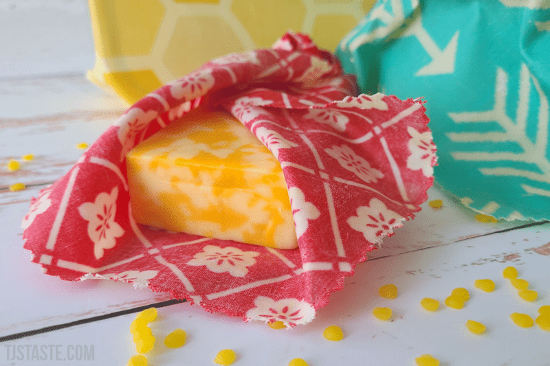 How to Make Beeswax Food Wraps (Reusable Cling Wrap)